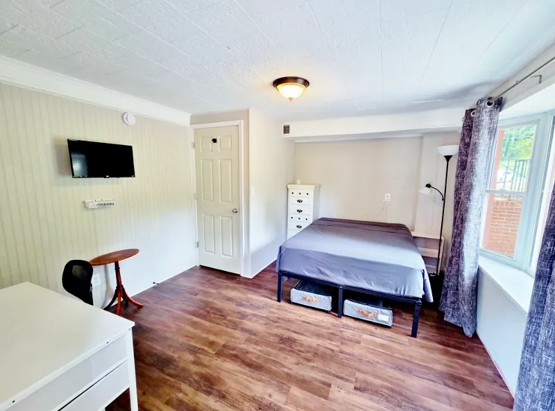 CLT best crashpad Haven South bedroom